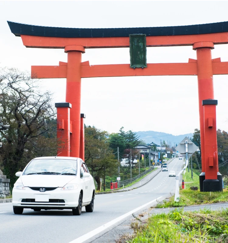 ビジネス出張の立ち寄りにもオススメ！鶴岡 庄内空港からレンタカーorバスで行く出張立ち寄りスポット特集 | 鶴岡観光ナビこの特集では、ビジネス出張で利用の人にもお勧めの、 日帰りで行ける鶴岡の訪れたい観光スポットをご紹介します！